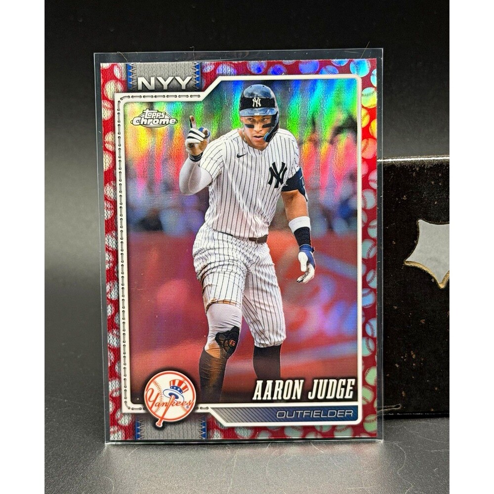 Topps 2019 Chrome Aaron Judge  baseball border #100 New York Yankees